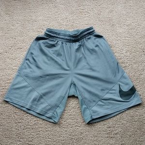 Men's Size Medium Nike Gym Shorts